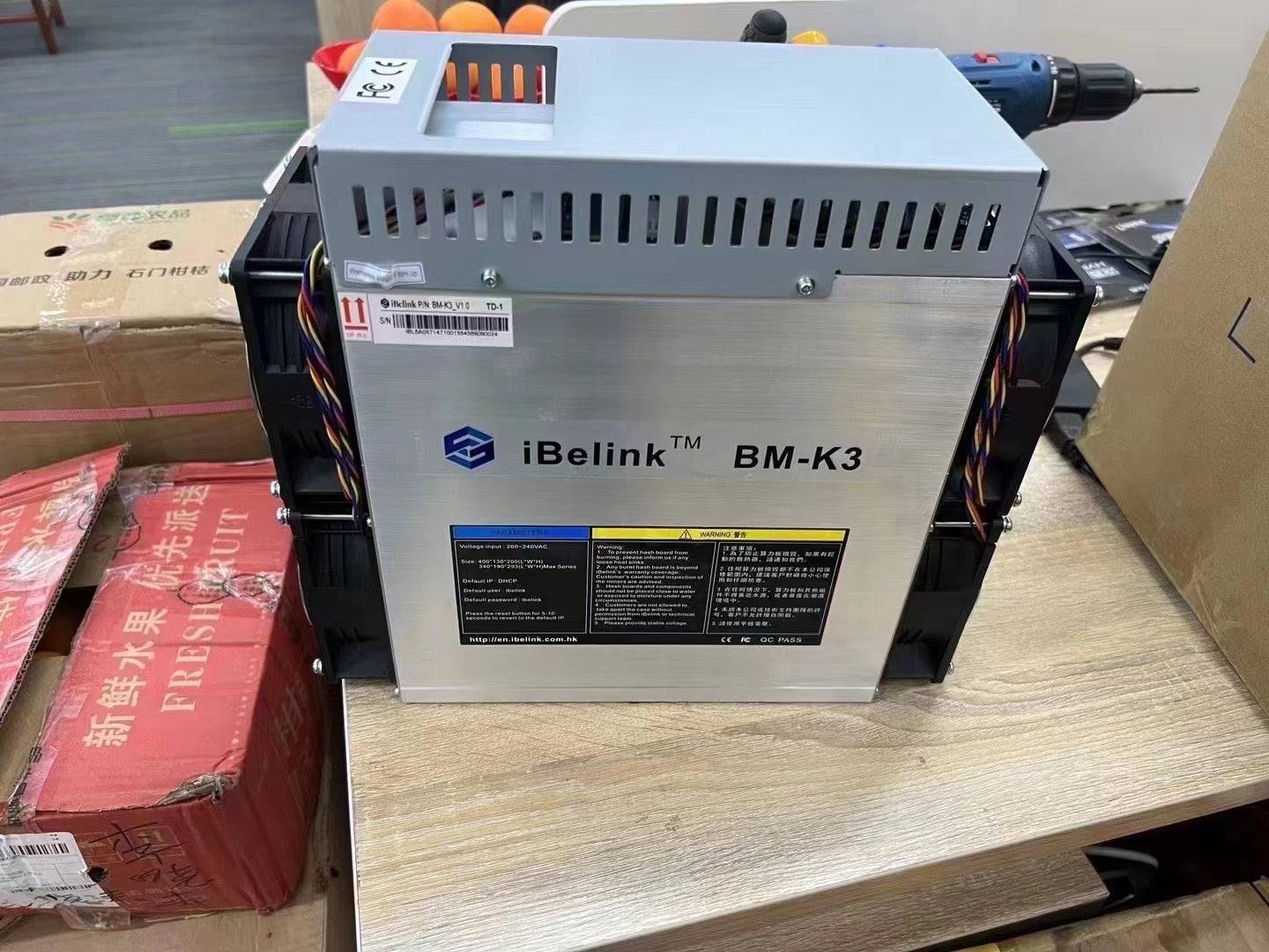 Model BM-K3 from iBeLink mining Kadena algorithm with a maximum hashrate of 70Th/s for a power consumption of 3300W.